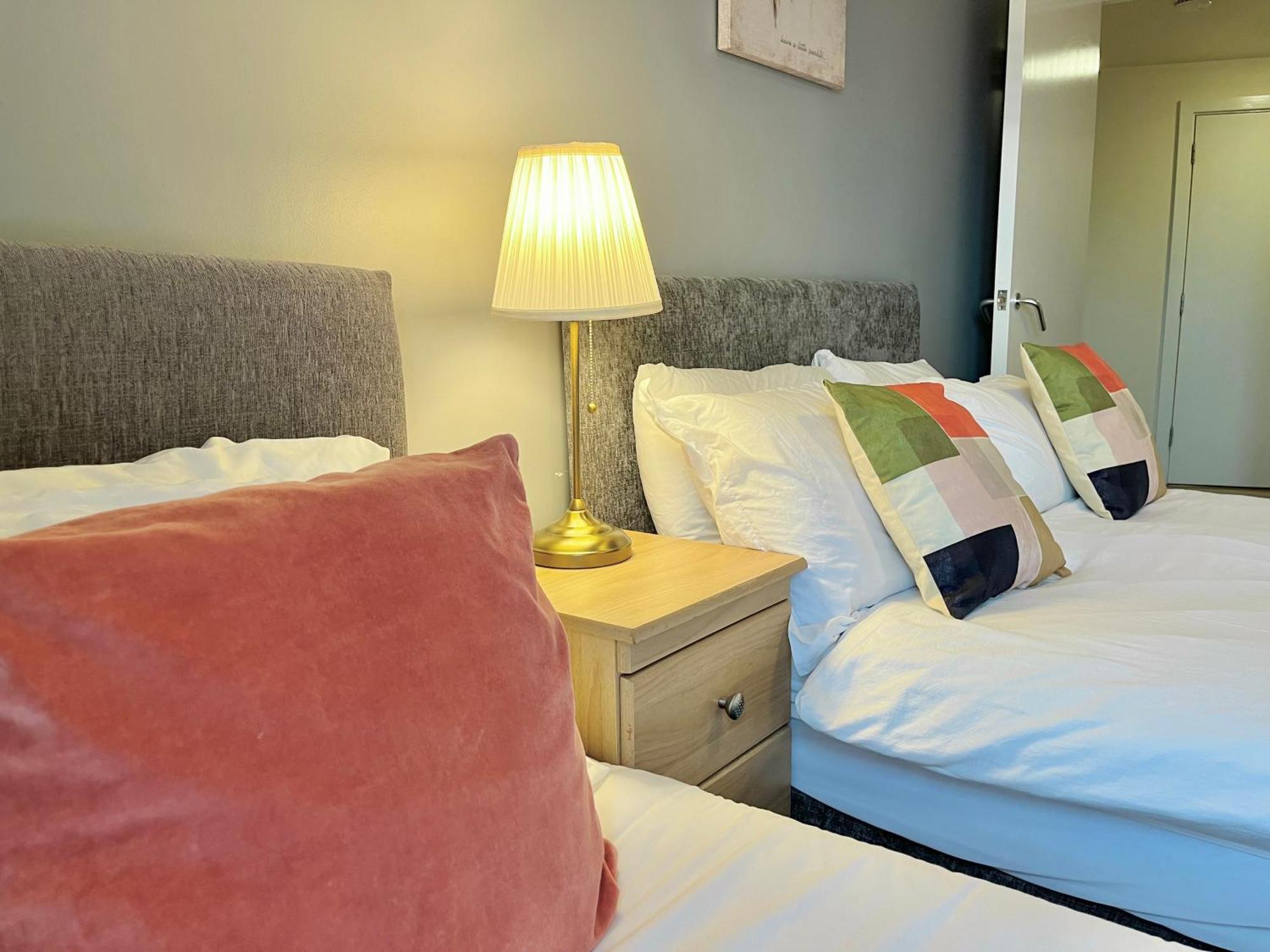 Skyview Apartment By Noknokstay - City Centre With Parking - Group, Family, Business Шефилд Экстерьер фото